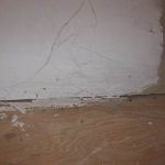closet-with-no-baseboards
