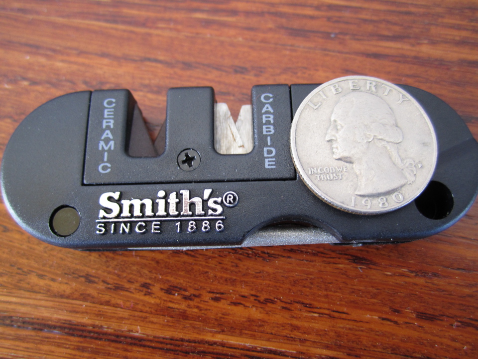 Smith's Orange Pocket Pal Sharpener - Manual Knife Sharpener - Tapered  Diamond Rod - Carbide Blades - Ceramic Finishing Slot in the Sharpeners  department at