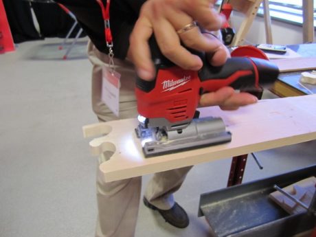 milwaukee-jig-saw-cutting-corners milwaukee-jig-saw-cutting-corners