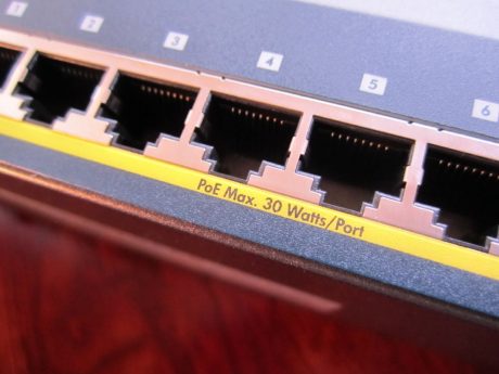 netgear-poe-router-close netgear-poe-router-close