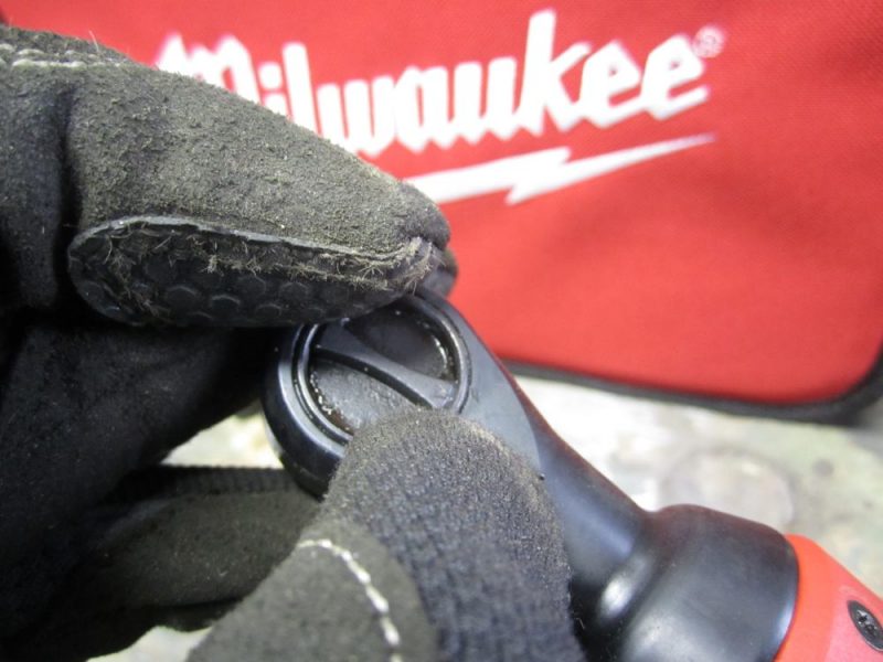 milwaukee-m12-ratchet-gloved-hand milwaukee-m12-ratchet-gloved-hand