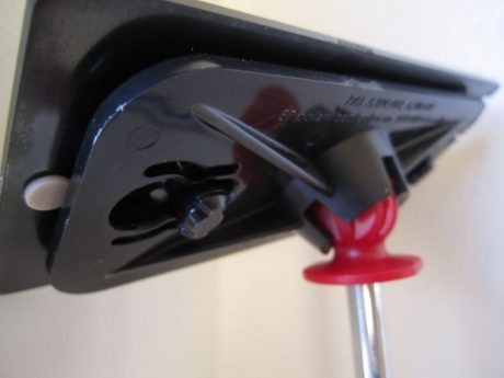 zippole-keyhole-closed zippole-keyhole-closed