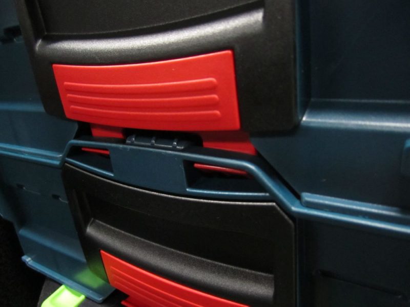 bosch-lboxx-side latches-handles