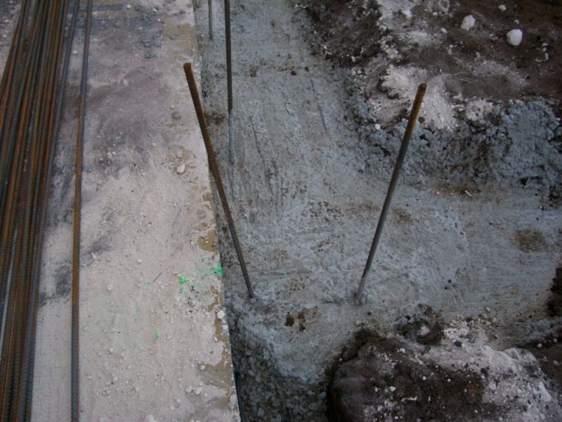 Bending Rebar and Steel Tie Techniques for Footers and Forms, Using Tie