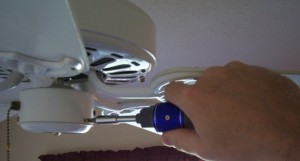 Overhead work is easy with this screwdriver