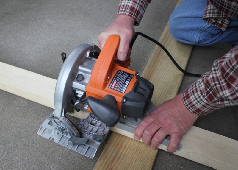 A great saw guide for a quick, square cut