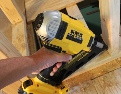dewalt dcn692m1