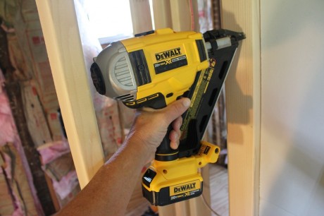 dewalt dcn692m1