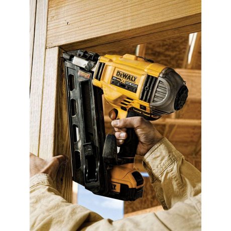 dewalt dcn692m1