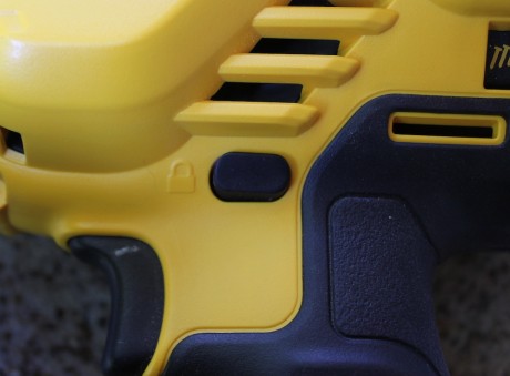 dewalt dcn692m1