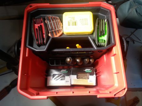 The caddies and organizers are minimal, but functional.