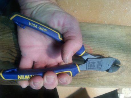 Pain-free one-handed nail cuts.