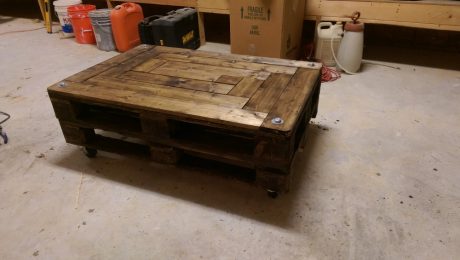 The finished coffee table - ta da!