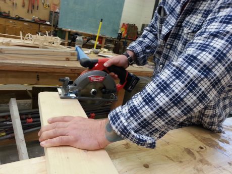 The FUEL 12V circular saw has surprising power.