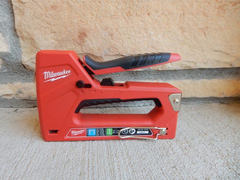 milwaukee staple and nail gun