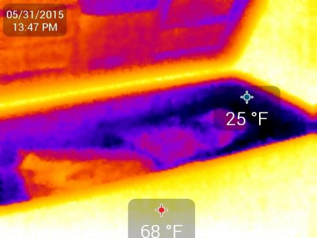 A checked the seal on the chest freezer and it showed no signs of air leakage. That's good! So I opened it up for a more dramatic shot.