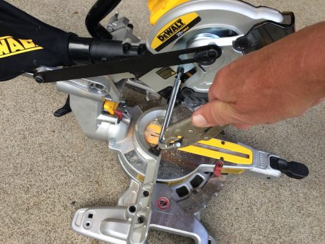 dewalt 20v max miter saw