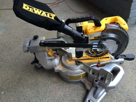 dewalt 20v max miter saw