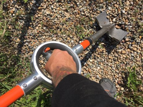 The center handle features adjustable angle.