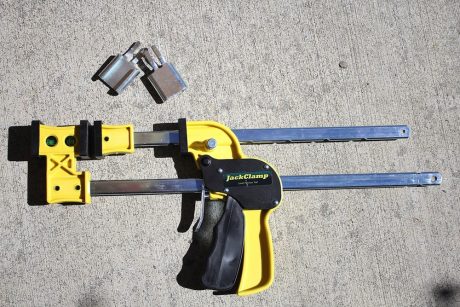 measure clamping pressure