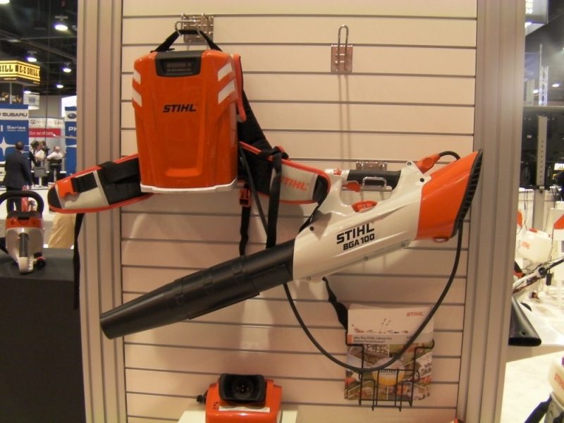 Stihl BGA 100 handheld blower