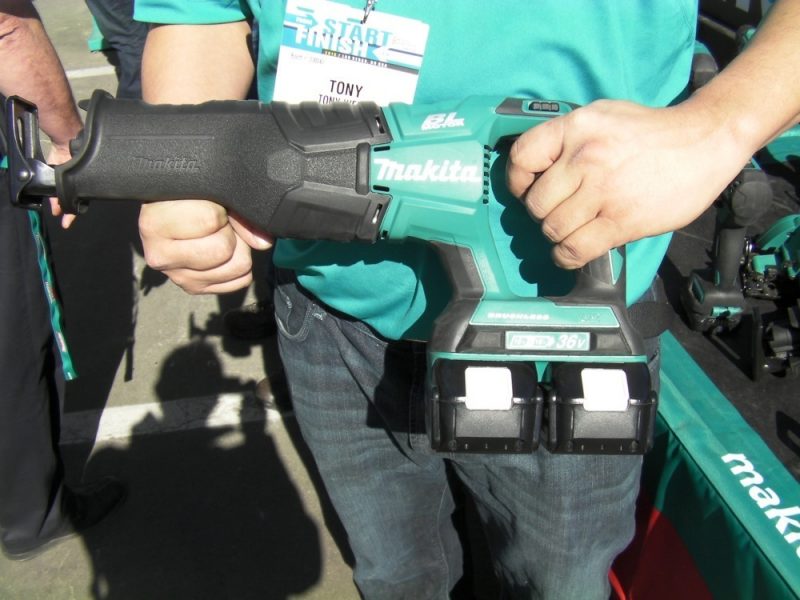 Makita XRJ06 recip saw