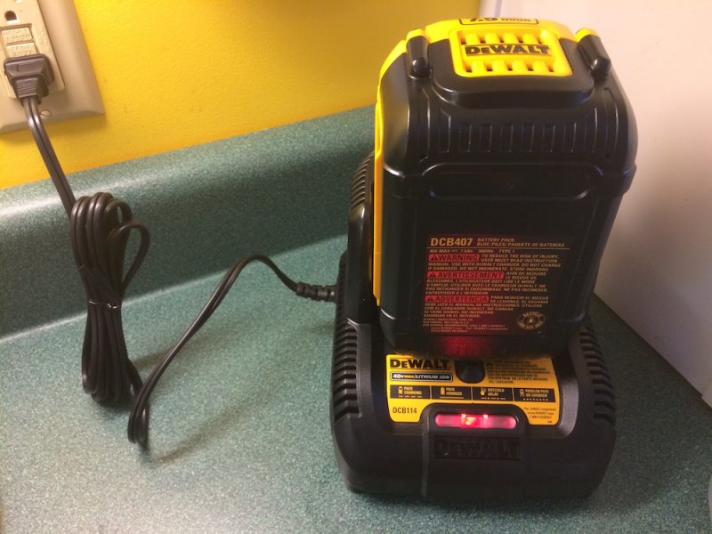 dewalt dcbl590x2
