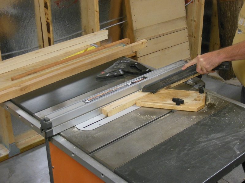 Cutting straight edges