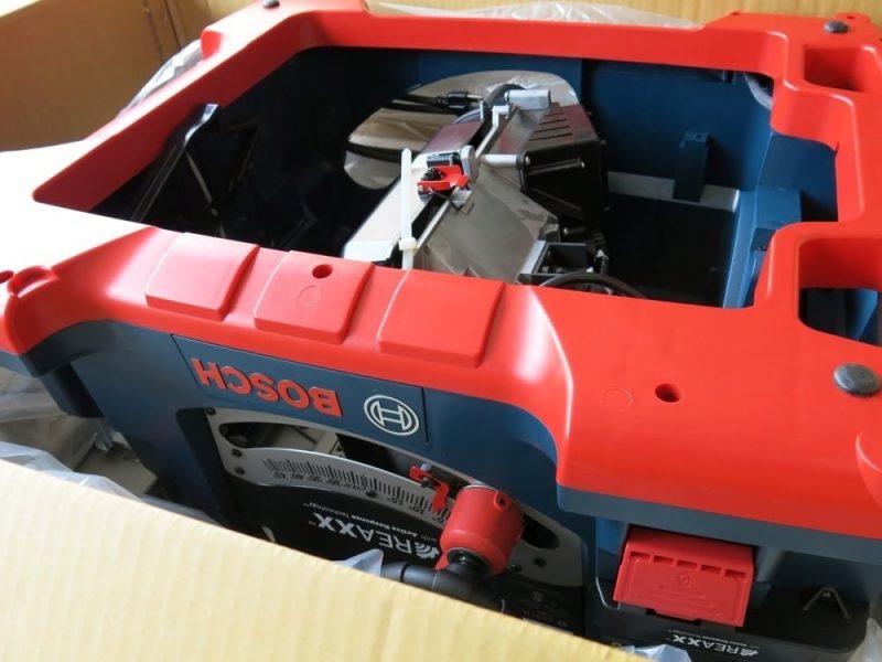 Don't forget to remove all the packaging and zip ties that secure the REAXX during shipment.