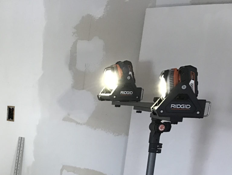 ridgid 18v flood light
