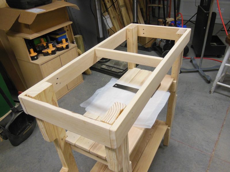 Apron Stretcher