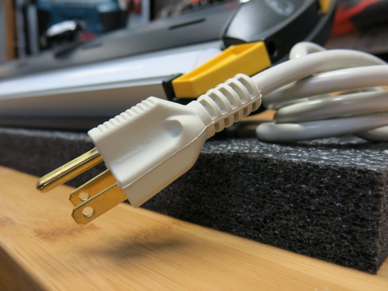 led garage light plug
