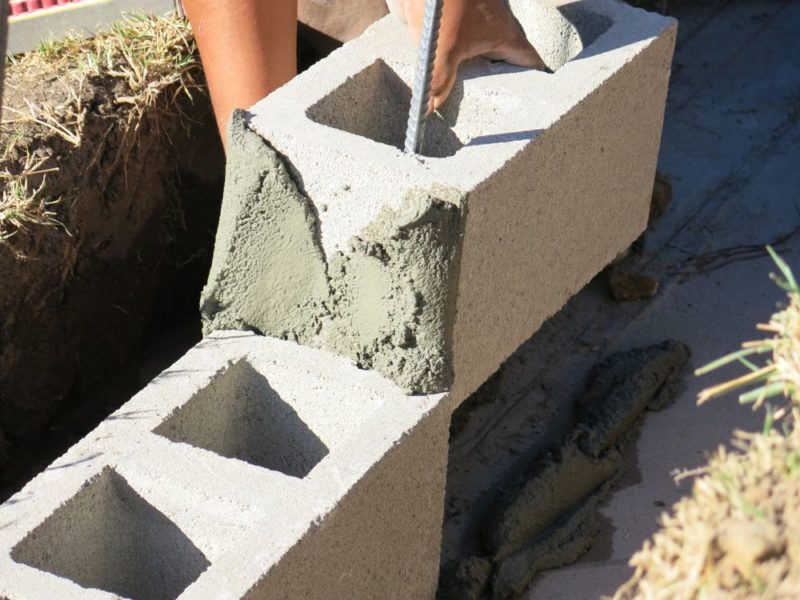 How to Build a Concrete Block Wall - Part 2 - Home Fixated