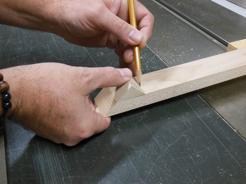 Marking for corner block bases
