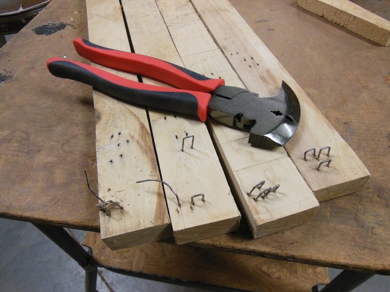 Fencing pliers