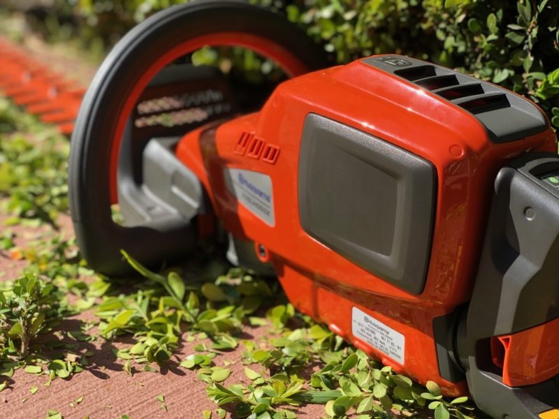 husqvarna cordless hedge trimmer