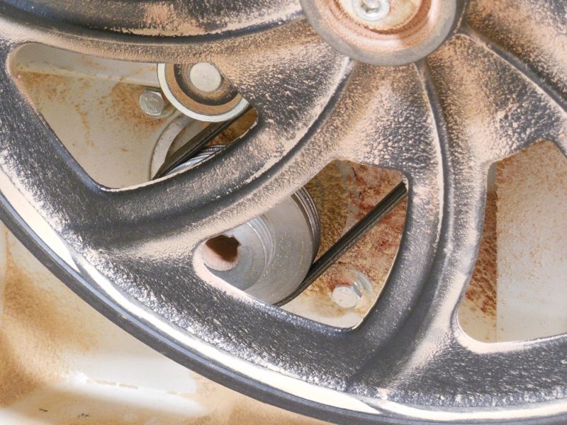 Dust in bandsaw