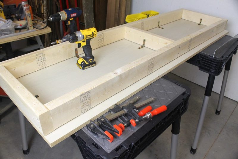Overhang for ledger.