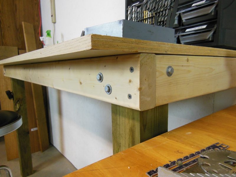 Assembled leg joint.