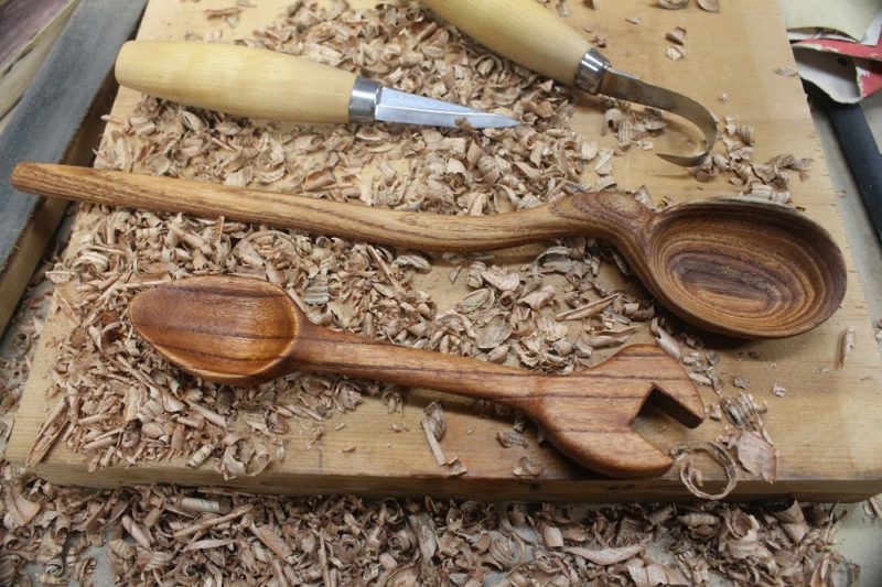 Spoon carving with MoraKniv