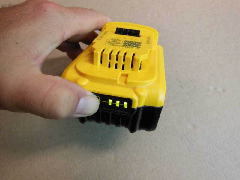 Built-in charge indicator