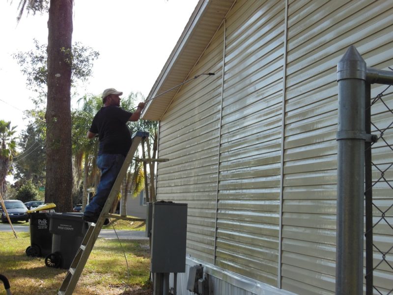 Cleaning the side