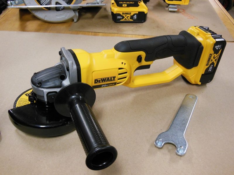 DCG412 cordless angle grinder