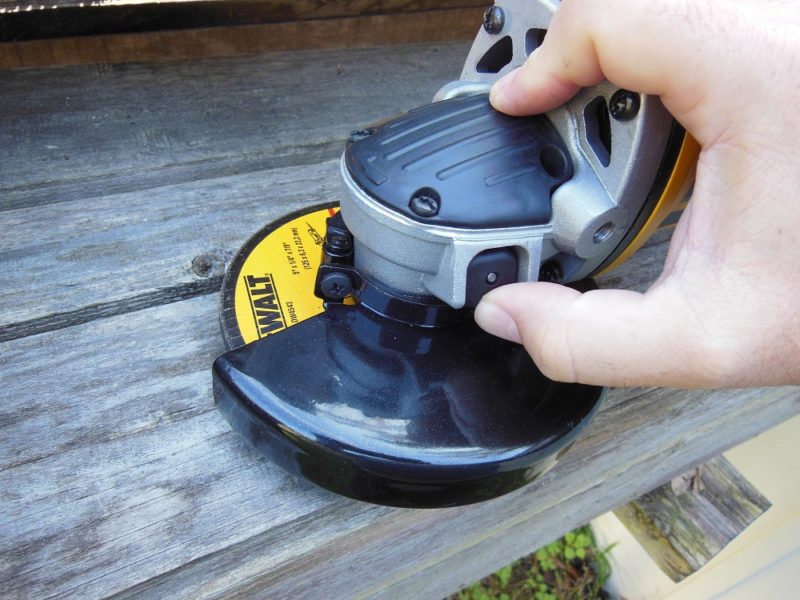 Spindle lock button