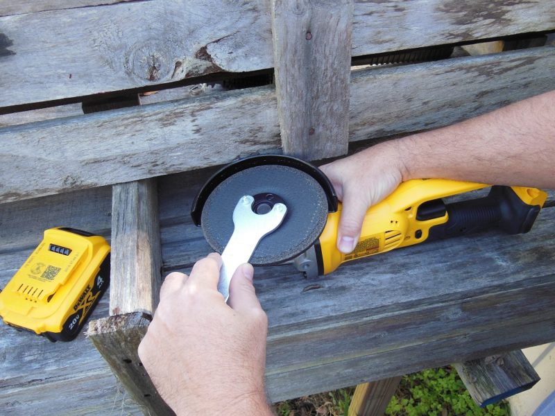 Spindle wrench