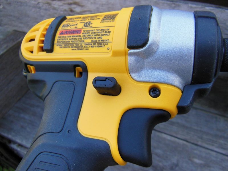 DCF885 DeWALT cordless impact driver