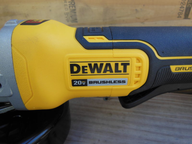 DeWALT DCG413