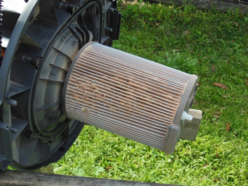 The filter can be cleaned and reused many times.