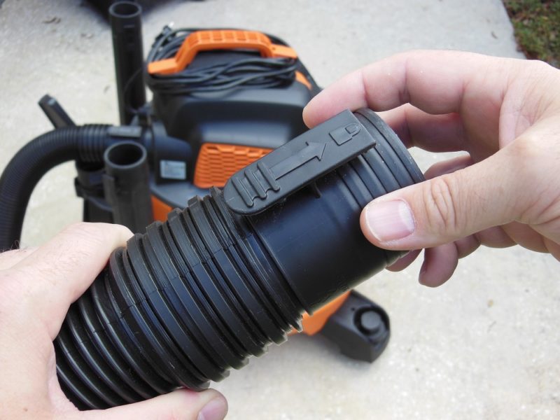 Swiveling ends