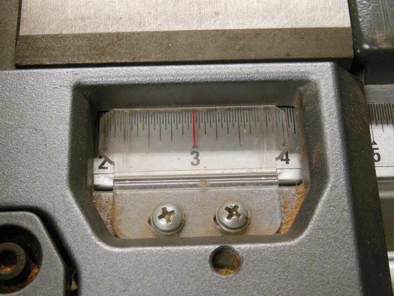 Alignment of fence indicator.